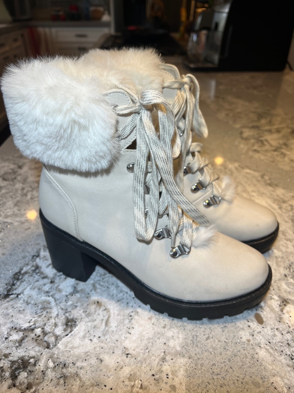 Esprit Ember Faux Fur Hiker Boots Winter White Sz 7 EUC